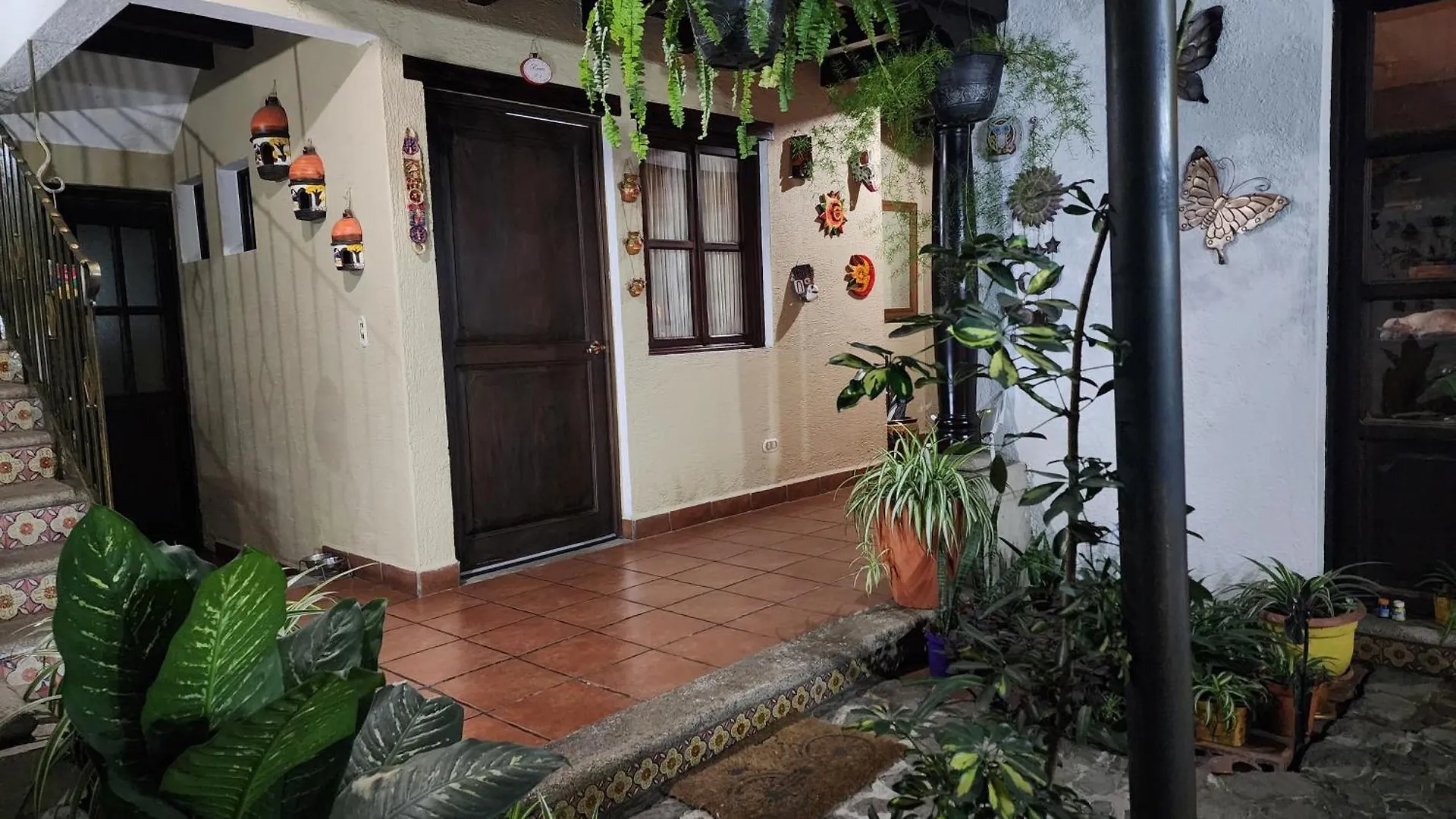 Magnolias Hotel Antigua Inn