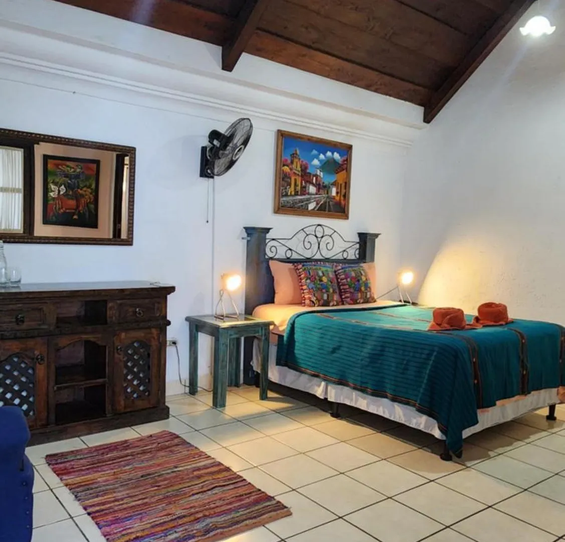 Magnolias Hotel Antigua Inn